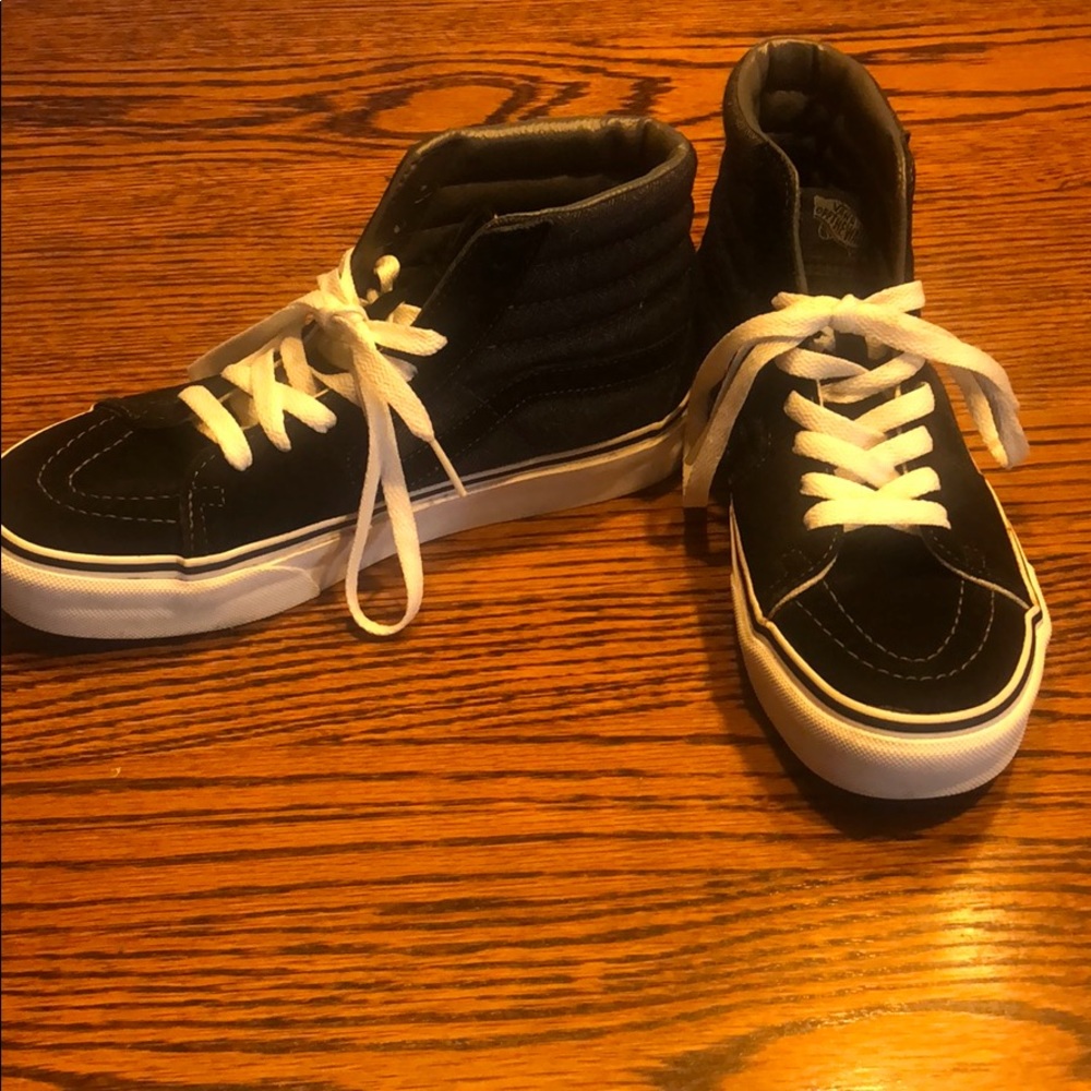 High top classic black/white/grey vans.